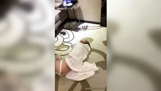 *** - xong kệ mẹ em luôn cho mấy vệ sĩ địt tiếp Ác Vkl
