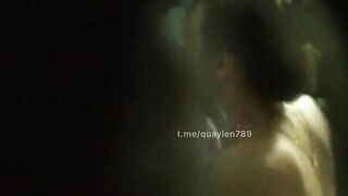 Quay lén em gái phòng bên bị ông chú già *** đến khóc