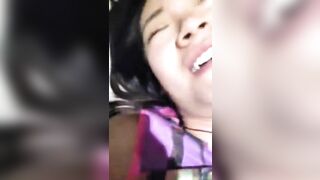 *** con bạn thân lúc đầu thấy ngại lúc sau thấy sướng