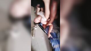 Gái Việt Đi Campuchia Bị Thằng Da Đen *** Trong Ktx