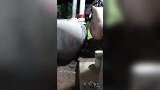 Qua nhà rủ MBBG đi chs thì phát hiện tắm ko khoá cửa nên *** luôn