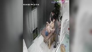 Hack camera, E học sinh vừa to đi massage bị nhân viên *** sờ mó