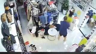 Check cam, Chị gái bán quần áo Bị Dao Kề vào cổ ép ***