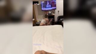 Súc vật, Mở sex bạo dâm xong lén sờ lồn *** con e khi bme đi vắng