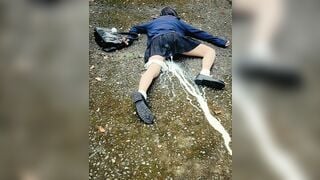 E gái bị Bạo Dâm, *** r vứt xó ở đường chảy tinh tung toé