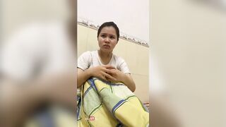 Đi họp lớp bị chút thuốc ***, H e nó khóc quá trời đòi 44