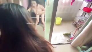 A vào lấy cái ví thôi, Và cái kết bị thg a đè ra *** trong nhà tắm