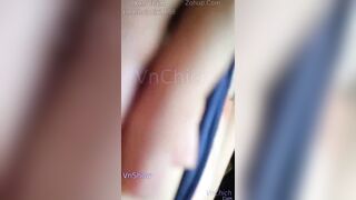 Gạ địt *** con bạn thân mải chơi điện thoại cho địt sướng vl ra
