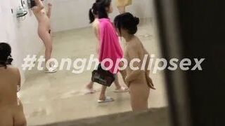 Tung clip sex tự quay cùng cô bạn gái dâm đãng