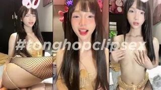 Bạn thân chịch bên trên em còn bắt chồng vét máng bú cu bên dưới