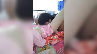 Độc lạ, Hít hà Ngửi Vú Lồn con bạn Ngủ say làm nó tỉnh, Bắt Bú Lồn Rậm Lông Vú Tongon