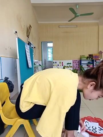 Mới đào lại được 1 số clip của cô giáo dạy mầm non siêu hot 2022