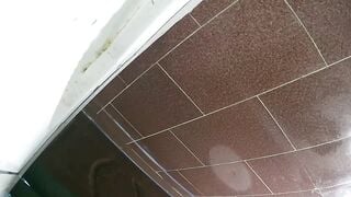 Quay lén wc nữ p9