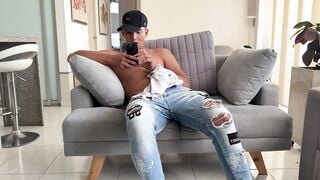Gọi thằng bạn đến nhà chơi mà nào ngờ nó lại chén ghệ mình ngay sau lưng mà k biết