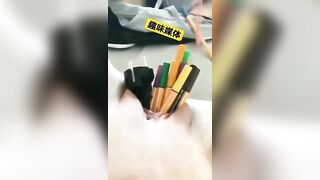 em học sinh vì nứng lồn mà cái gì em cũng nhét vào