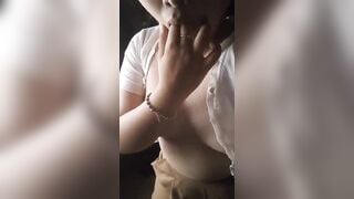 Em gái nứng vú to khoe hàng