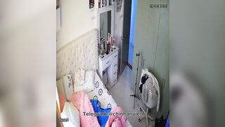 Hack Camera Vợ Chồng Trốn Con Sang Phòng Khác Địt