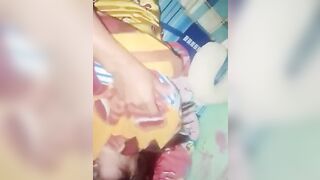 Dì tư ngủ say khi tiệc tùng say xỉn cùng đám bạn bị thằng cháu họ cơ hội lén đụ trộm.