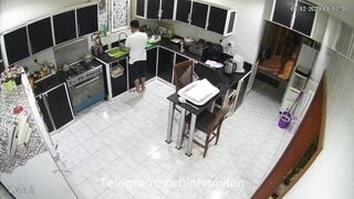 Hack Camera Vợ Dâm Nude Trong Phòng Bếp