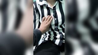 Đang tâm sự thì thằng bạn nó cú sờ vú móc lồn rỉ cả nước muốn đè nó ra địt