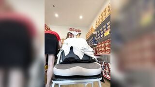Siêu Thị WinMart bé nhân viên lồn nhiều nước vừa làm vừa bán quạt - phần 68