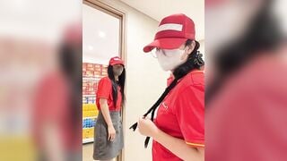 Siêu Thị WinMart bé nhân viên lồn nhiều nước vừa làm vừa bán quạt - phần 71
