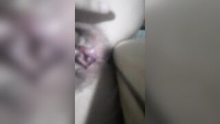mới lớn mà lông đã đen nhánh thế kia thì dâm lắm
