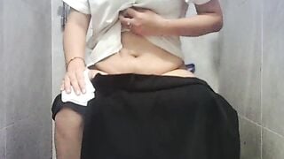 Lén wc công cộng e không lông
