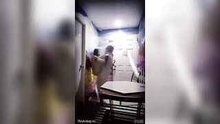 QUAY NÉN PHÁT HIỆN CK DẪN GÁI VỀ NHÀ ĐỤ