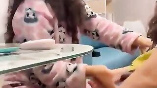 2 em les yêu nhau hẹn hò móc lồn cho nhau cực sung.