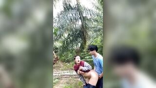 Lén lút địt nhau với bà chị dâu dâm đãng sau vườn