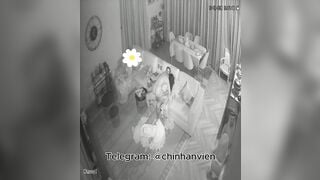 Hack Camera 2 Vợ Chồng Nứng Địt Nhau Luôn Tại Phòng Khách