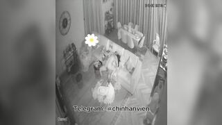 Hack Camera 2 Vợ Chồng Nứng Địt Nhau Luôn Tại Phòng Khách