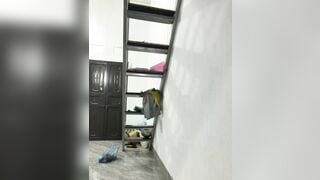 Gái dâm vú to khoe hàng dâm đãng 2