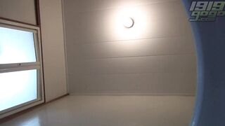 Quay lén nữ sinh đi vệ sinh trong toilet công cộng 3