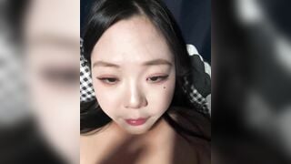 Gái xinh chubby vú to khoe hàng dâm đãng kích thích