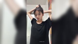 E teen mình dây Hàn Quốc cực xinh móc lồn trg nhà tắm xg đi tắm quay clip gửi a xem