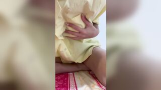 Em học sinh 2k9 mình dây vú tròn dâm đãng dùng chai nước móc lồn dâm rỉ đầy nc lồn