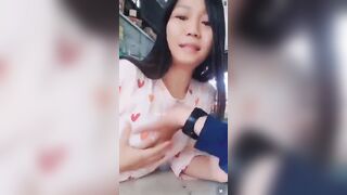 Nữ y dược bán thuốc sáng sớm đã cho trai bóp vú tại vầy thuốc.