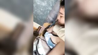 Bà dì còn ngủ say thằng cháu họ 2k10 tranh thủ bóp vú cực múp của dì.