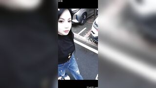 Clip lần đầu về thăm trường và cho bạn học đụ