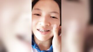 Bắt em người yêu học sinh 2k9 bú cặc ở nhà nghỉ sướng cực kì.