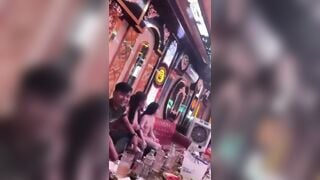 Quán karaoke phục vụ các dân chơi quý tộc