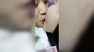 đi karaoke được 2 con phò sục cu cho sướng vãi luôn