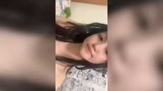Em học sinh ngọt nước thủ dâm