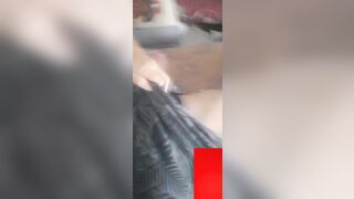 Em nhi non tơ show vú và lồn