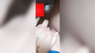 Em nhi non tơ show vú và lồn
