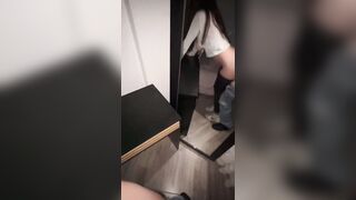 Đi nhậu với con bạn thân xong được nó chổng mông cho doggy