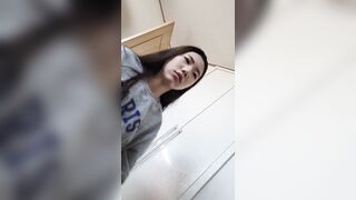 Bố dượng dâm khốn nạn gạ con gái xinh ngây thơ sang phòng bắt show vú sục cặc búcu #5