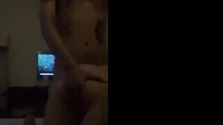 Full clip em Vy Trần dâm đãng mặc bodysuit bị b trai dụ dỗ vào nhà nghỉ quay clip sex
